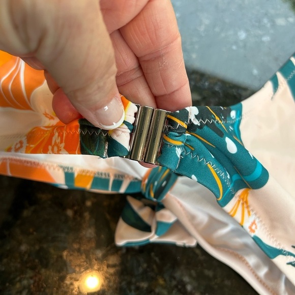 NWT CupShe tie front floral tropical bikini top. Lined but not padded. XXL. - Picture 7 of 12